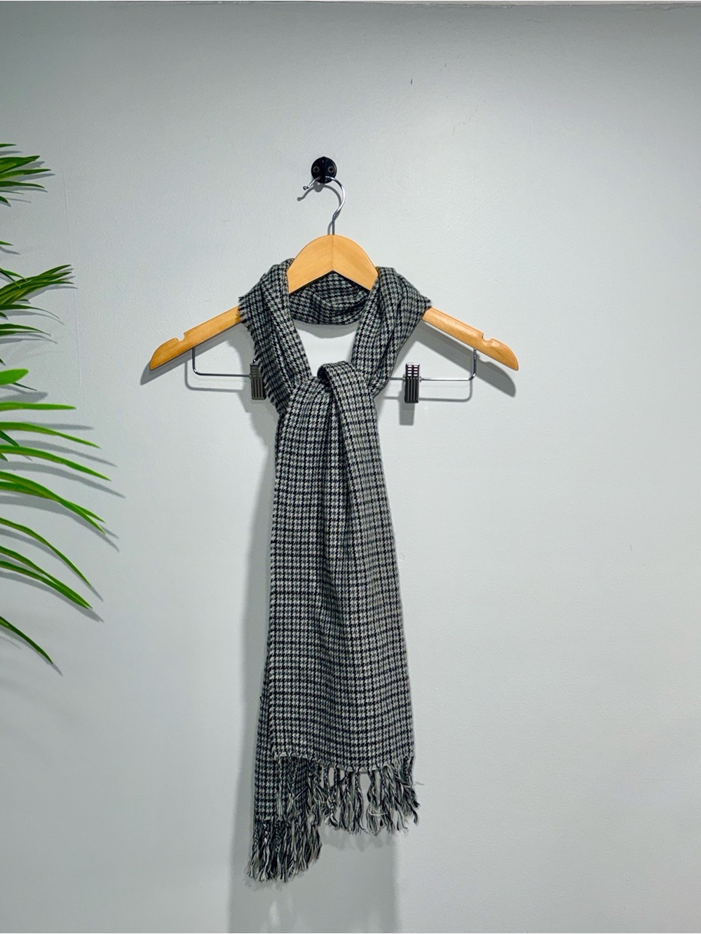 H&M Black and White Houndstooth Scarf
